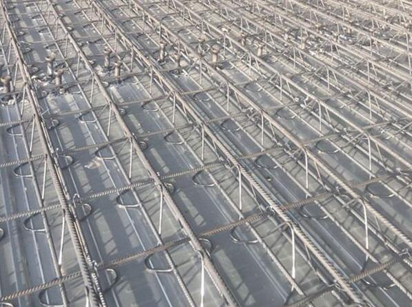 鋼筋桁架樓承板憑什么成為現(xiàn)代建筑新寵